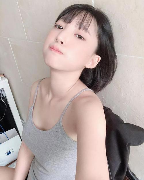 “福利姬”遭曝光！黑色产业链被揭秘，二次元成了藏污纳垢之地？
