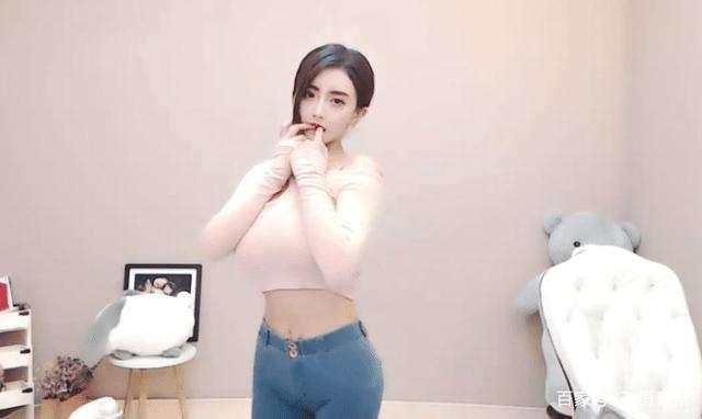 古阿扎P站视频热度高?人美身材让女人羡慕之外,她才艺值得肯定