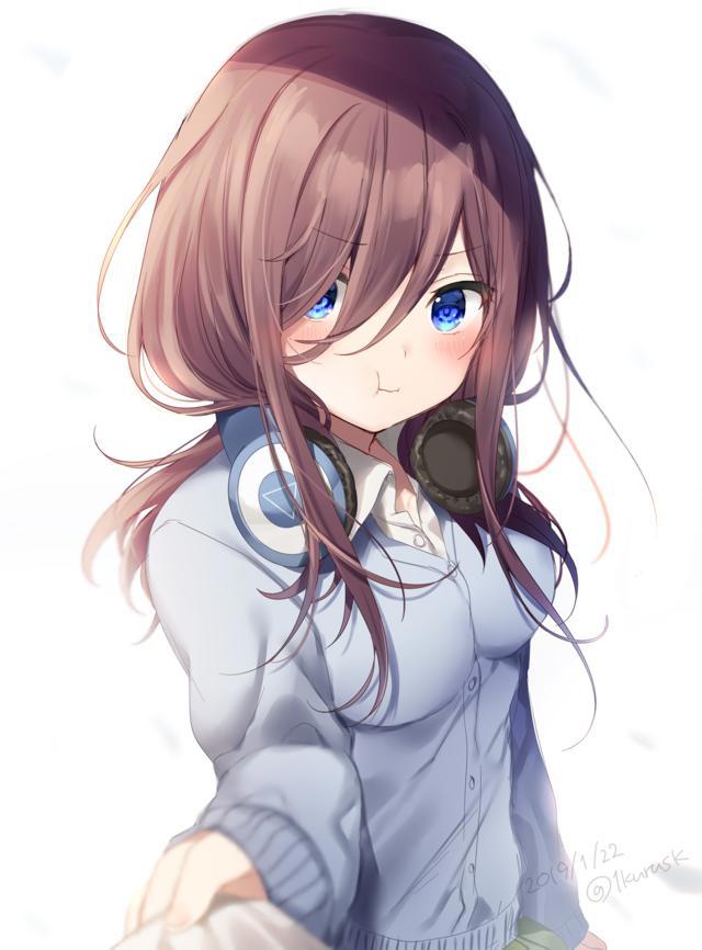 《五等分的新娘》美图：三玖降临到了我身边？P站满是她的同人图