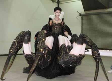 国漫女神遇上cosplay，美杜莎“神还原”，比比东成颜值垫底