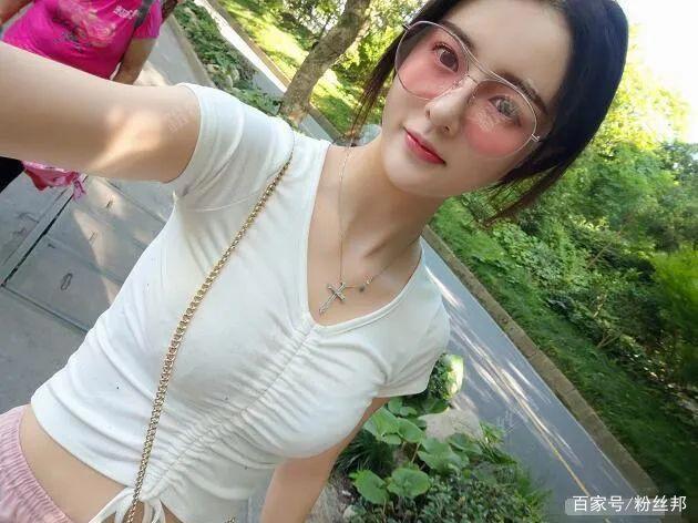 虎牙罗玉姬子爆公会隐私,小小酷哥回应,一切口嗨行为法庭上见