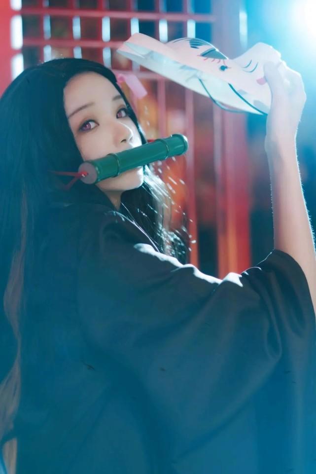 御姐风格的祢豆子你见过吗？估计炭治郎看到后都认不出来了